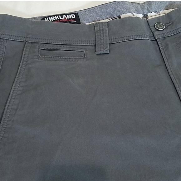 Kirkland Men's Gray Twill Comfort Stretch Casual Shorts, Size 36 - Picture 4 of 10